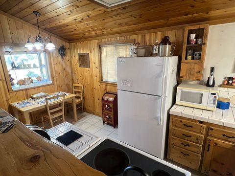 Tiny photo for 109 S 3rd Avenue S, Chiloquin, OR 97624 (MLS # 220215123)