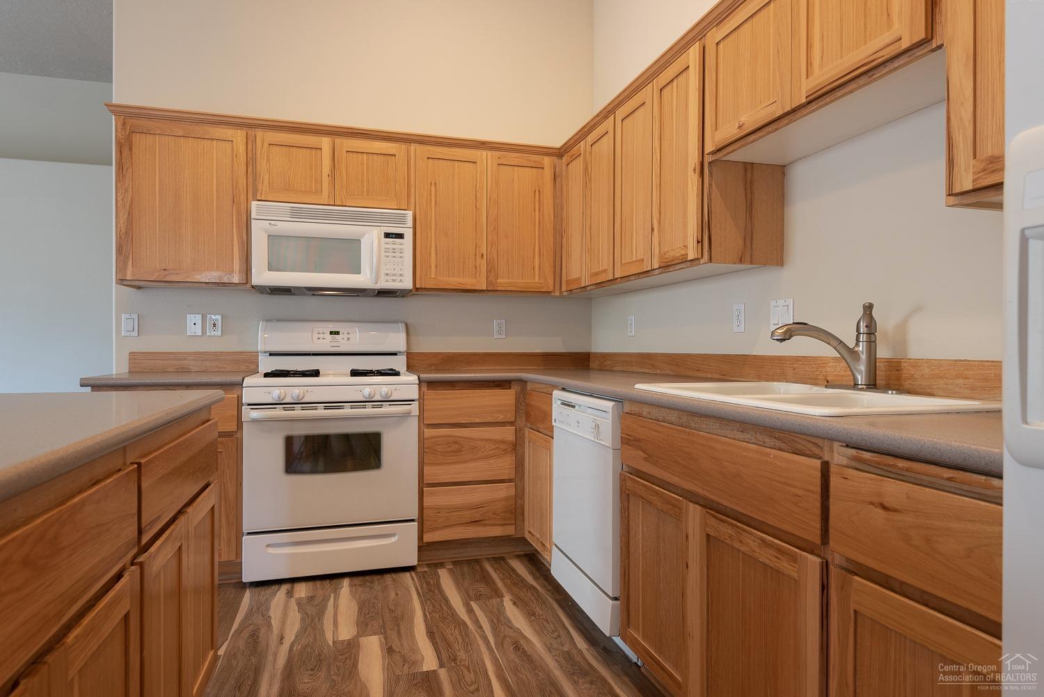 Paulina Peaks - Residential