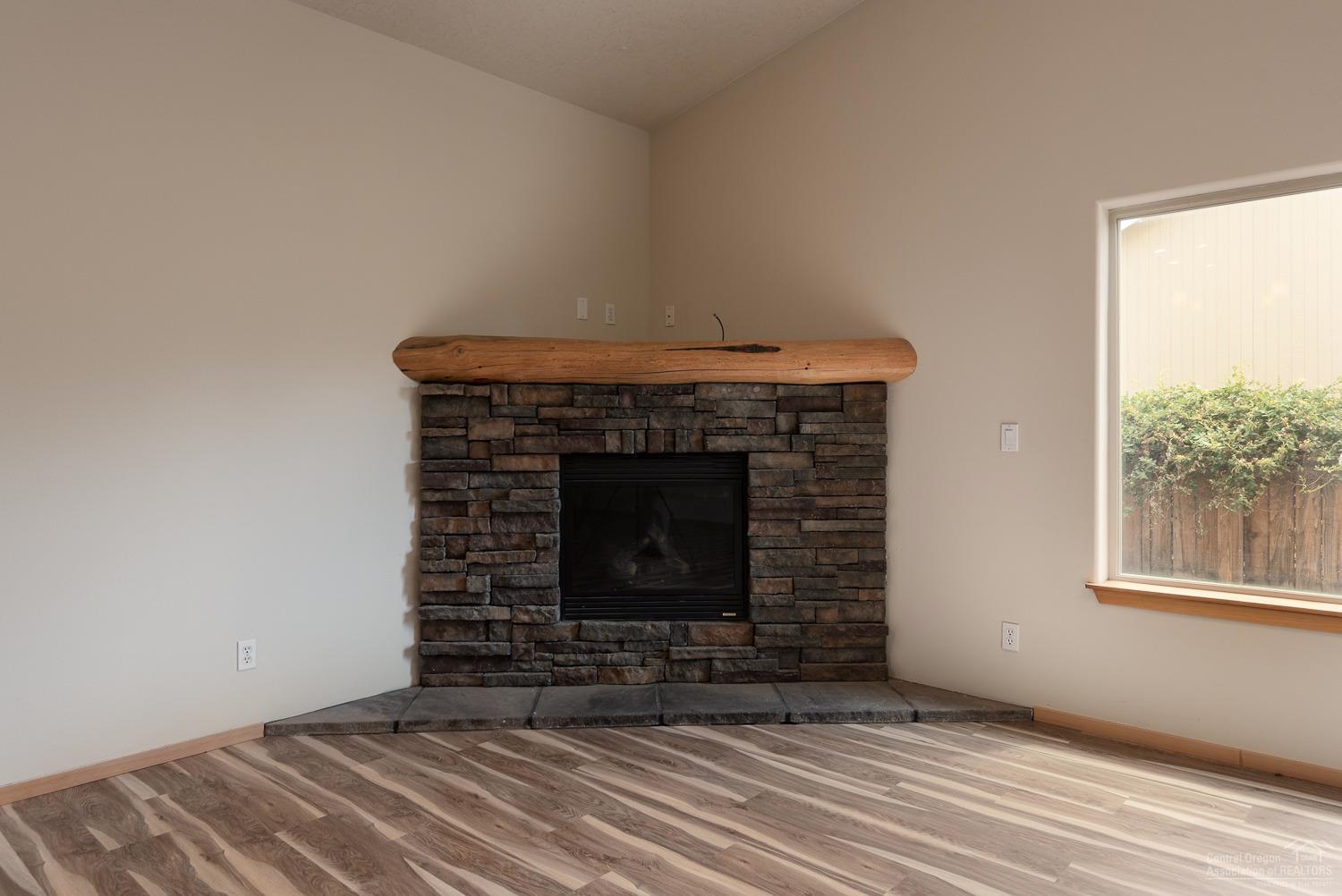 Paulina Peaks - Residential