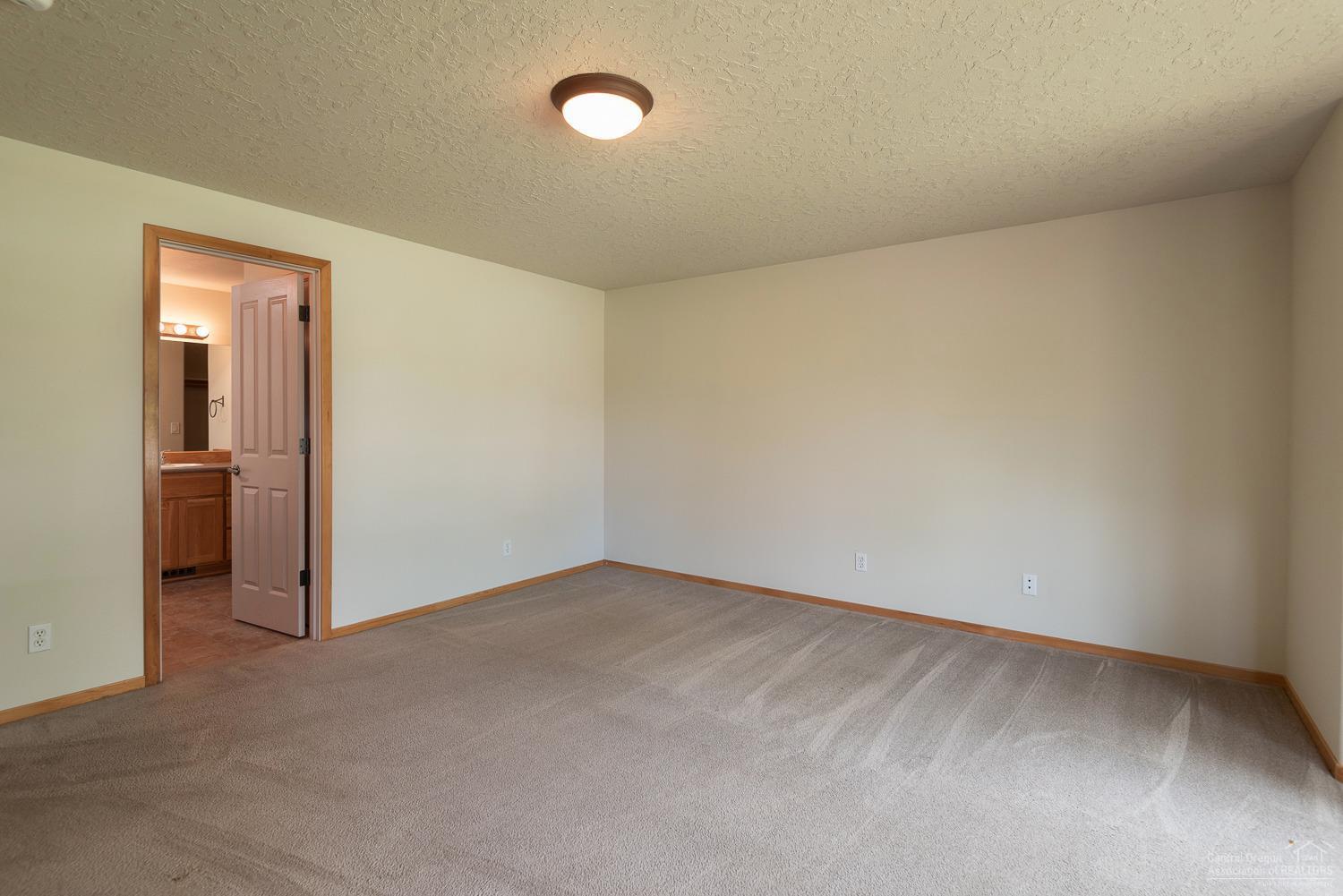 Paulina Peaks - Residential