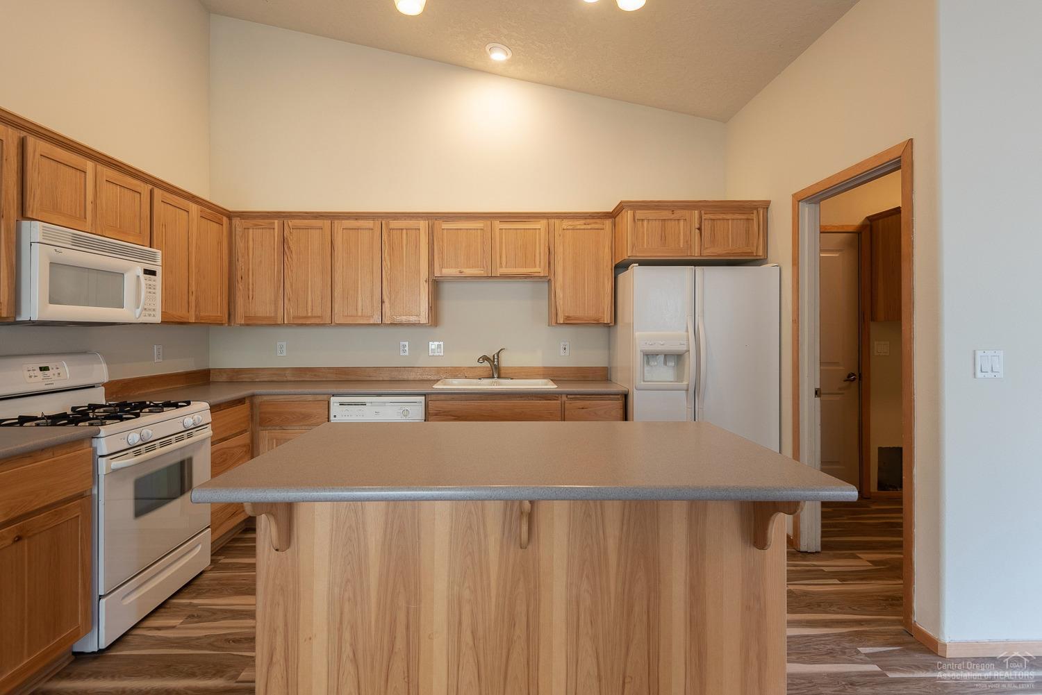 Paulina Peaks - Residential