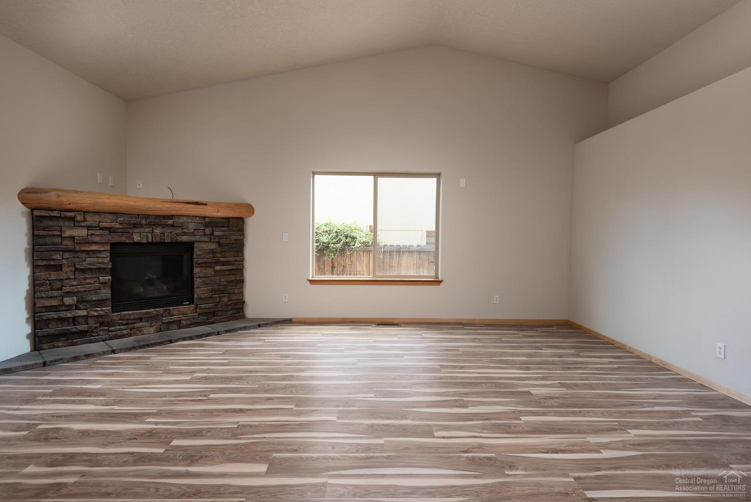 Paulina Peaks - Residential