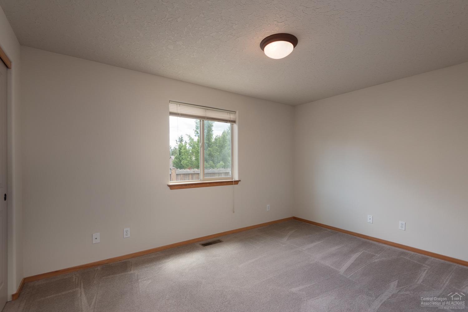 Paulina Peaks - Residential