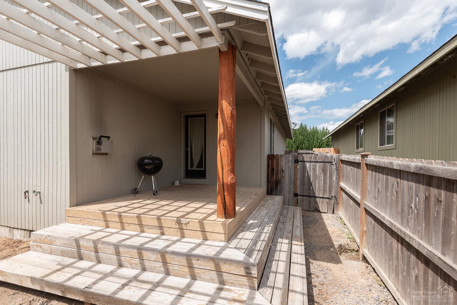 Paulina Peaks - Residential