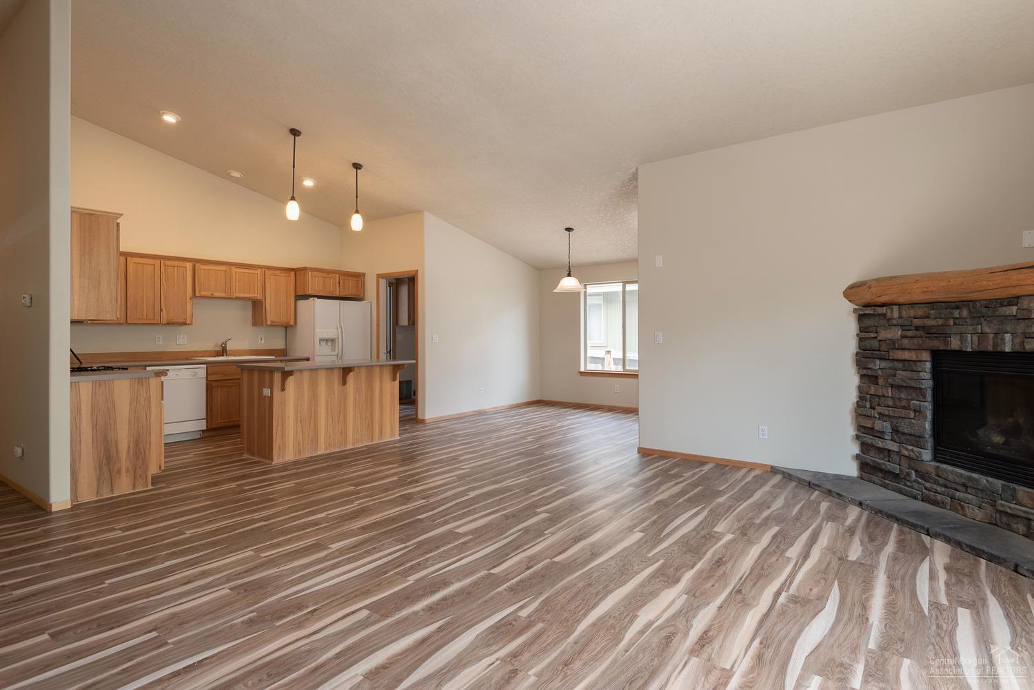 Paulina Peaks - Residential