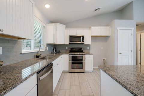 Tiny photo for 16337 Lava Drive, La Pine, OR 97739 (MLS # 220216651)