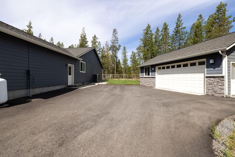 Tiny photo for 16337 Lava Drive, La Pine, OR 97739 (MLS # 220216651)