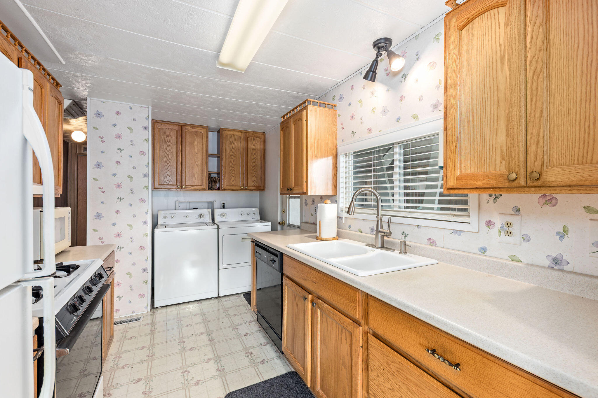 Aspens On The Creek - Residential