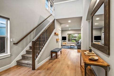 Tiny photo for 21352 NE Evelyn Place, Bend, OR 97701 (MLS # 220212041)