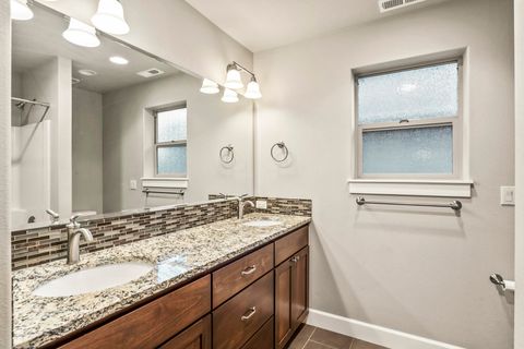 Tiny photo for 21352 NE Evelyn Place, Bend, OR 97701 (MLS # 220212041)