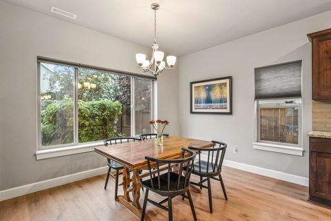 Tiny photo for 21352 NE Evelyn Place, Bend, OR 97701 (MLS # 220212041)