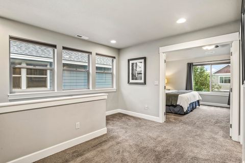 Tiny photo for 21352 NE Evelyn Place, Bend, OR 97701 (MLS # 220212041)