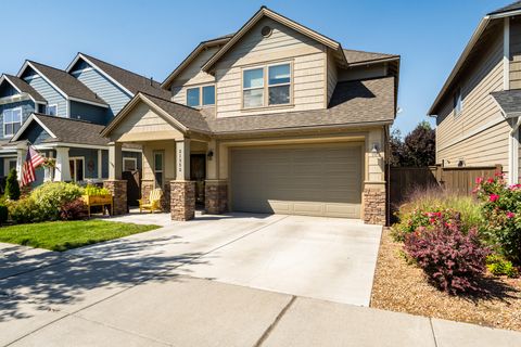 Tiny photo for 21352 NE Evelyn Place, Bend, OR 97701 (MLS # 220212041)