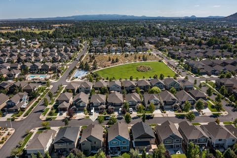 Tiny photo for 21352 NE Evelyn Place, Bend, OR 97701 (MLS # 220212041)