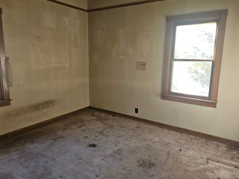 Tiny photo for 4107 Bisbee Street, Klamath Falls, OR 97603 (MLS # 220211189)