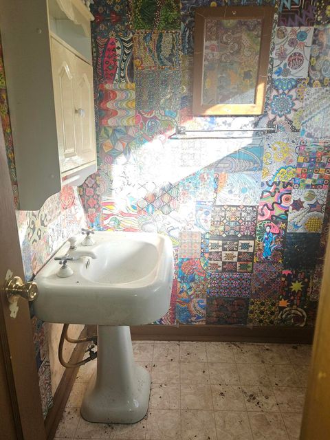 Tiny photo for 4107 Bisbee Street, Klamath Falls, OR 97603 (MLS # 220211189)