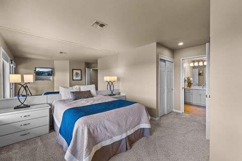 Tiny photo for 19717 SW Mount Bachelor Drive #420, Bend, OR 97702 (MLS # 220217574)