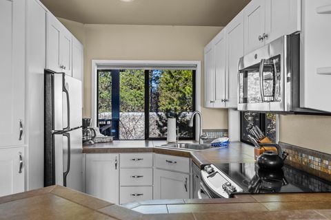 Tiny photo for 19717 SW Mount Bachelor Drive #420, Bend, OR 97702 (MLS # 220217574)