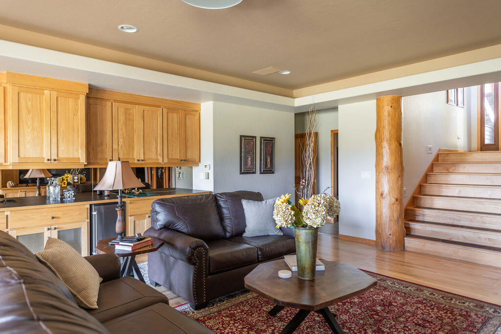 Broken Top - Residential