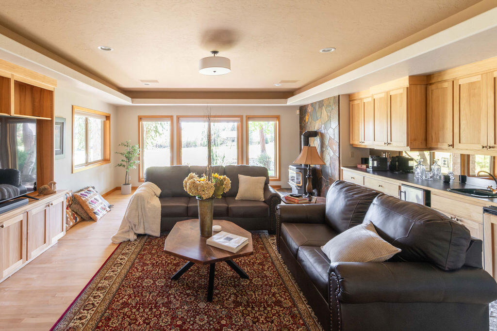 Broken Top - Residential