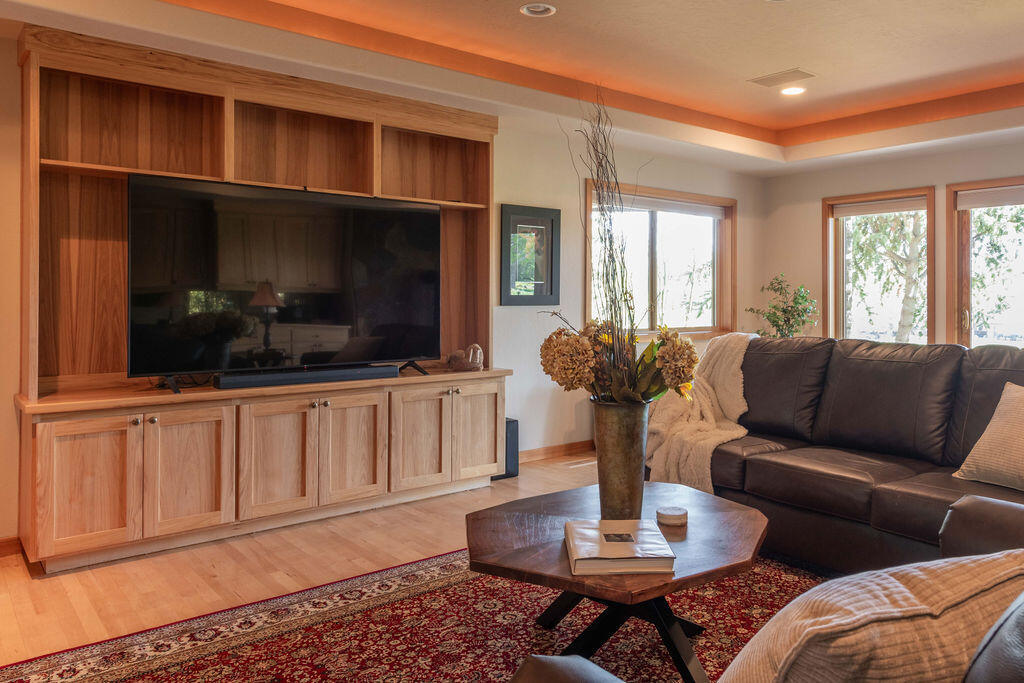 Broken Top - Residential