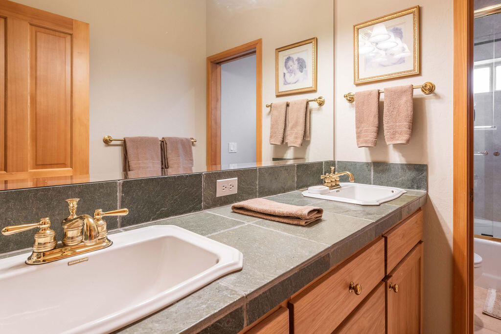 Broken Top - Residential