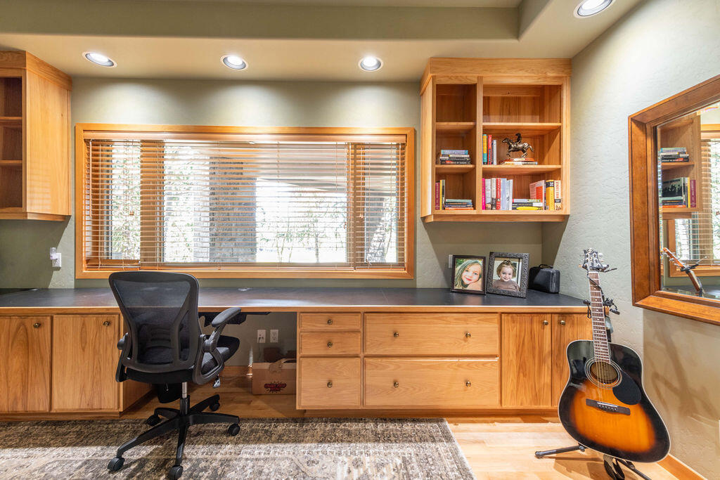 Broken Top - Residential