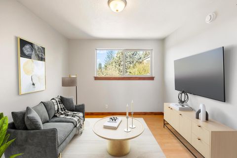 1030 NW Roanoke Avenue APT 14 Bend OR 97703