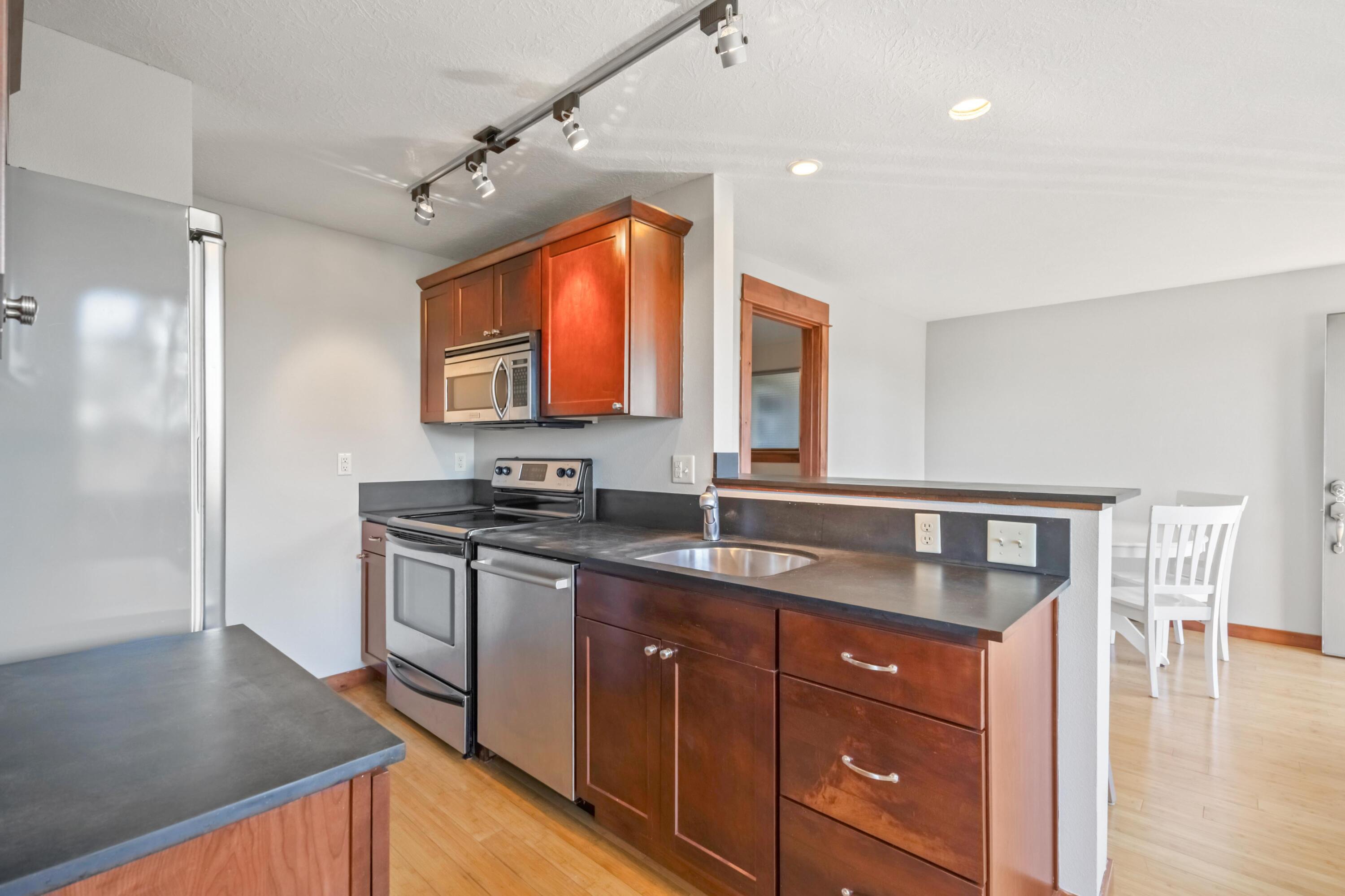 1030 NW Roanoke Avenue APT 14