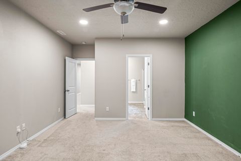 Tiny photo for 2346 NW Teak Place, Redmond, OR 97756 (MLS # 220212274)