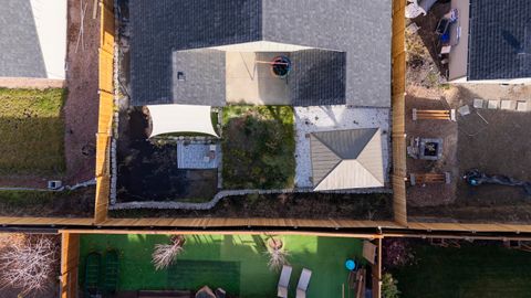 Tiny photo for 2346 NW Teak Place, Redmond, OR 97756 (MLS # 220212274)