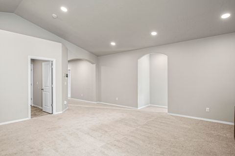 Tiny photo for 2346 NW Teak Place, Redmond, OR 97756 (MLS # 220212274)