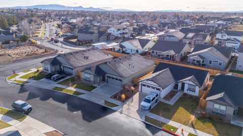 Tiny photo for 2346 NW Teak Place, Redmond, OR 97756 (MLS # 220212274)