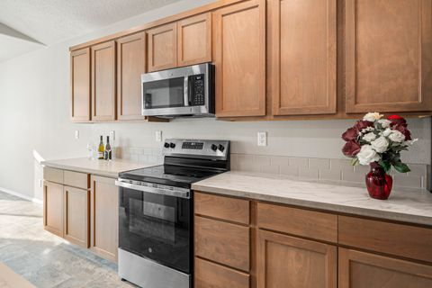 Tiny photo for 2346 NW Teak Place, Redmond, OR 97756 (MLS # 220212274)