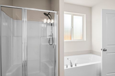 Tiny photo for 2346 NW Teak Place, Redmond, OR 97756 (MLS # 220212274)