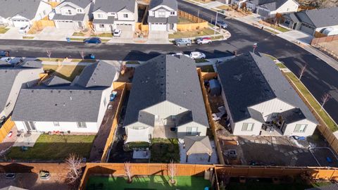 Tiny photo for 2346 NW Teak Place, Redmond, OR 97756 (MLS # 220212274)