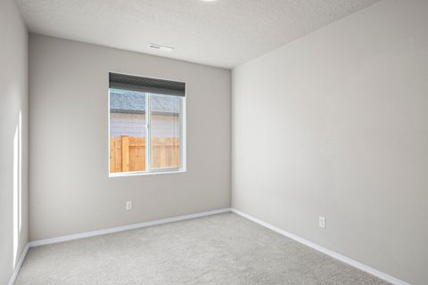 Tiny photo for 2346 NW Teak Place, Redmond, OR 97756 (MLS # 220212274)