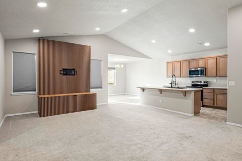 Tiny photo for 2346 NW Teak Place, Redmond, OR 97756 (MLS # 220212274)