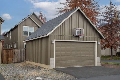 Tiny photo for 63131 NE De Haviland Street, Bend, OR 97701 (MLS # 220211637)