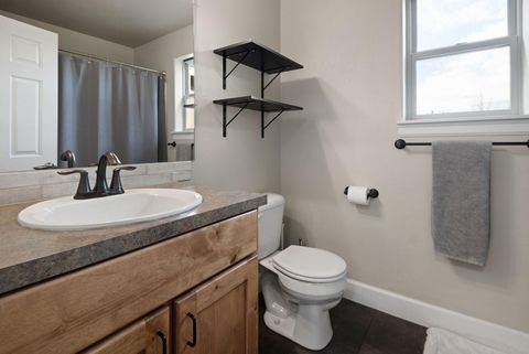 Tiny photo for 63131 NE De Haviland Street, Bend, OR 97701 (MLS # 220211637)