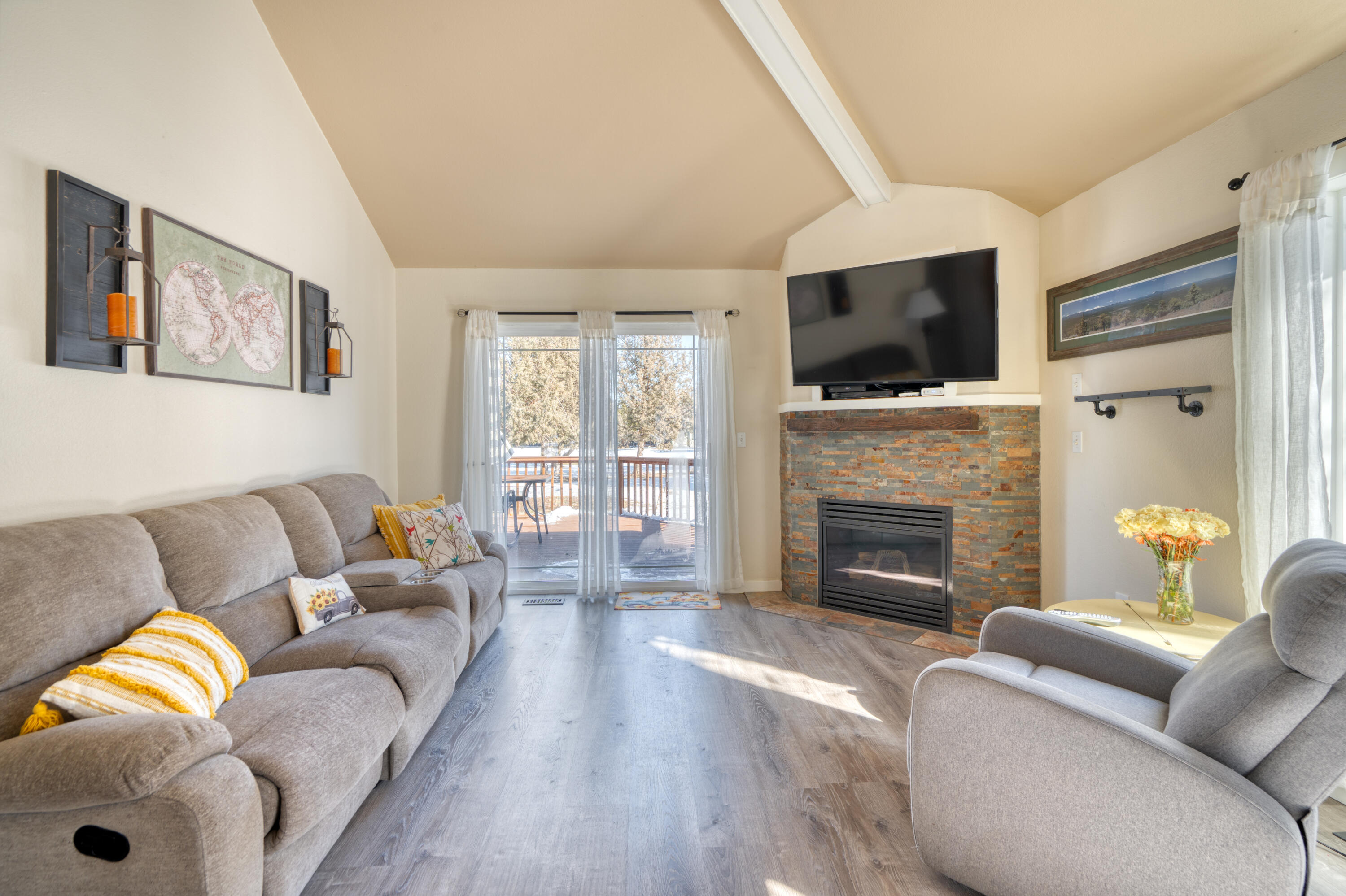 998 Golden Pheasant Drive