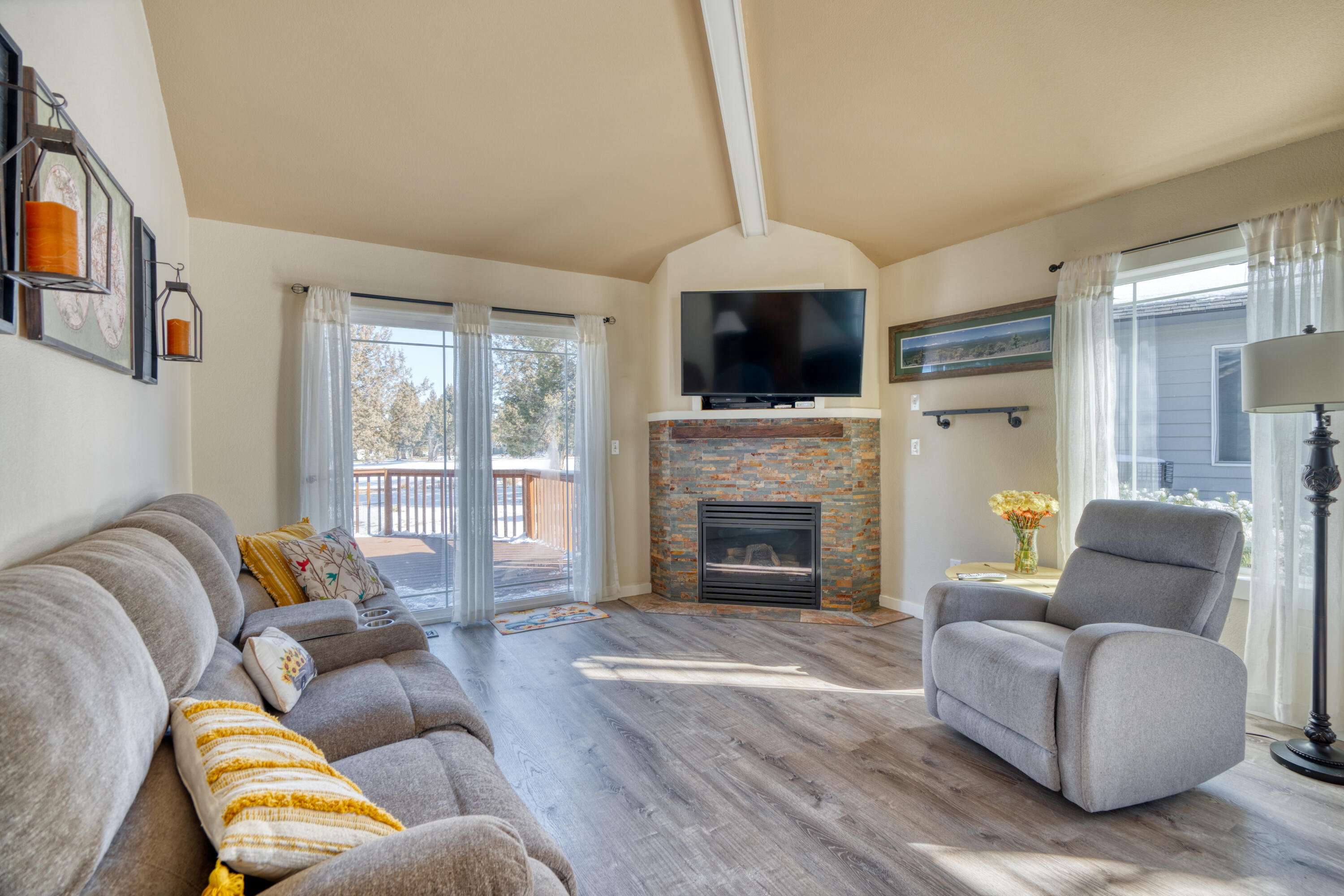 998 Golden Pheasant Drive