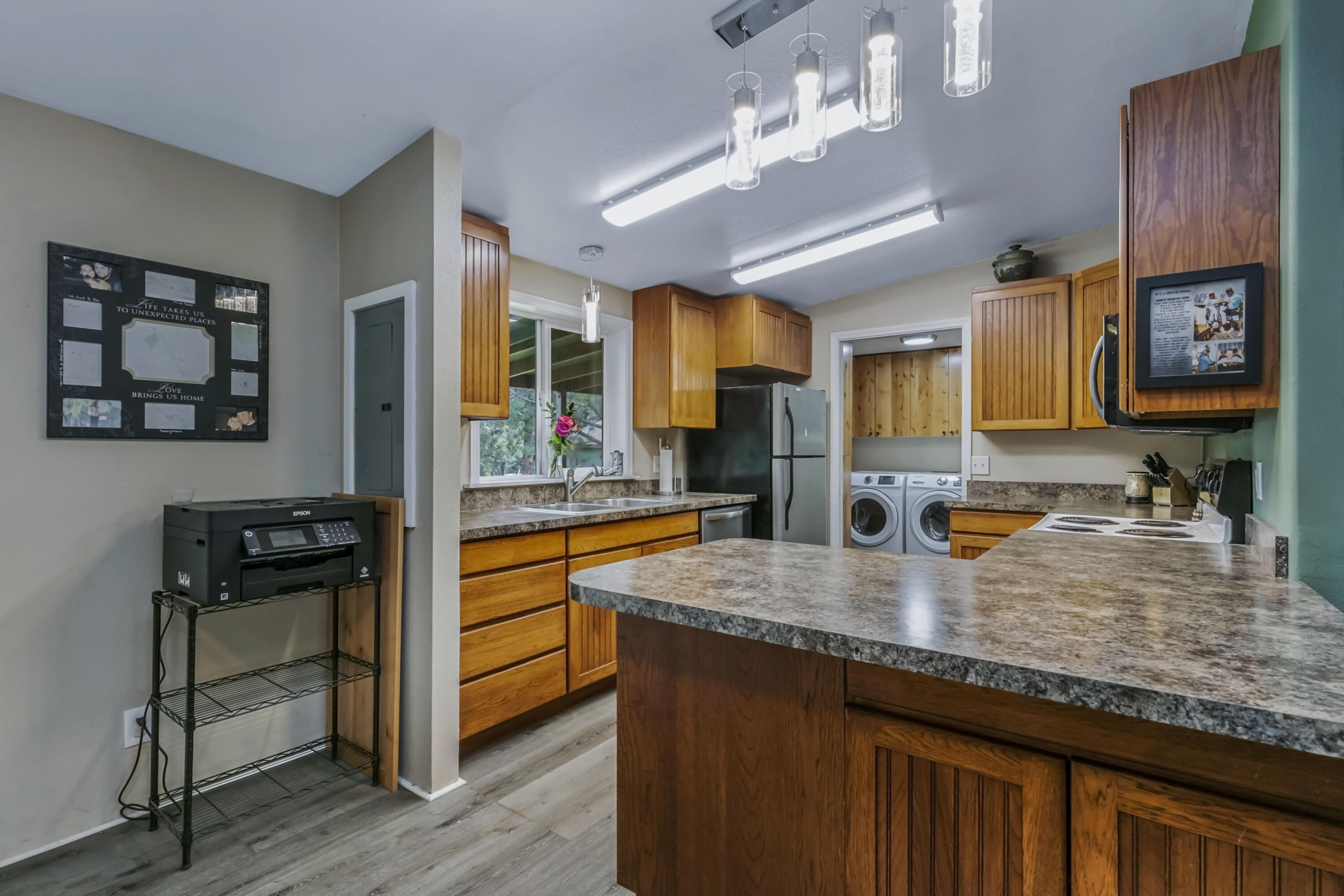 Scenic Country Est - Residential