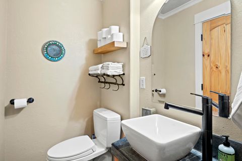 Tiny photo for 696 Liberty Street, Ashland, OR 97520 (MLS # 220219641)