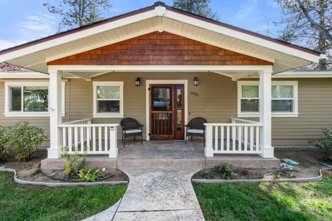 Photo of 696 Liberty Street, Ashland, OR 97520 (MLS # 220219641)