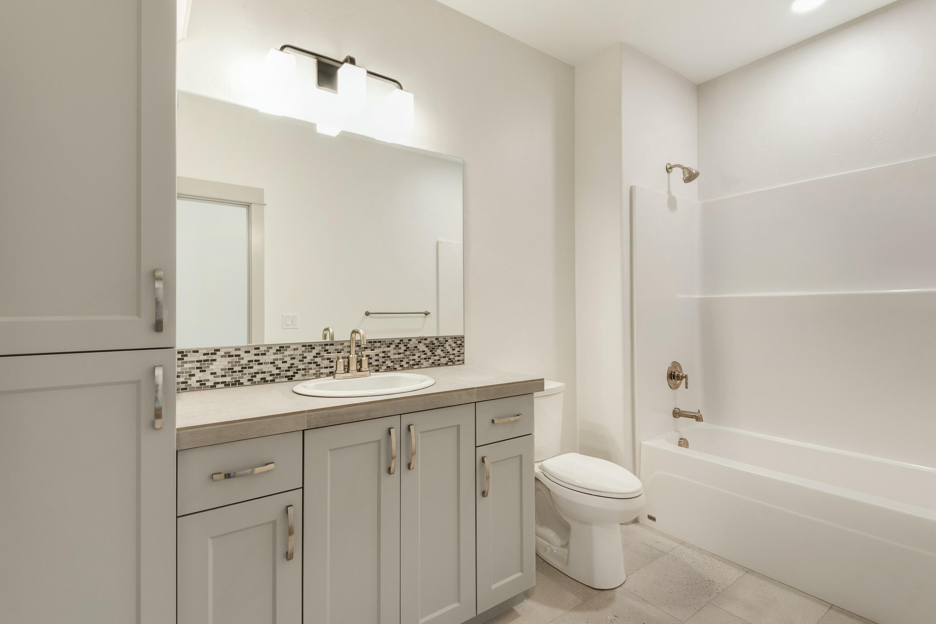 Saddle Ridge - Residential