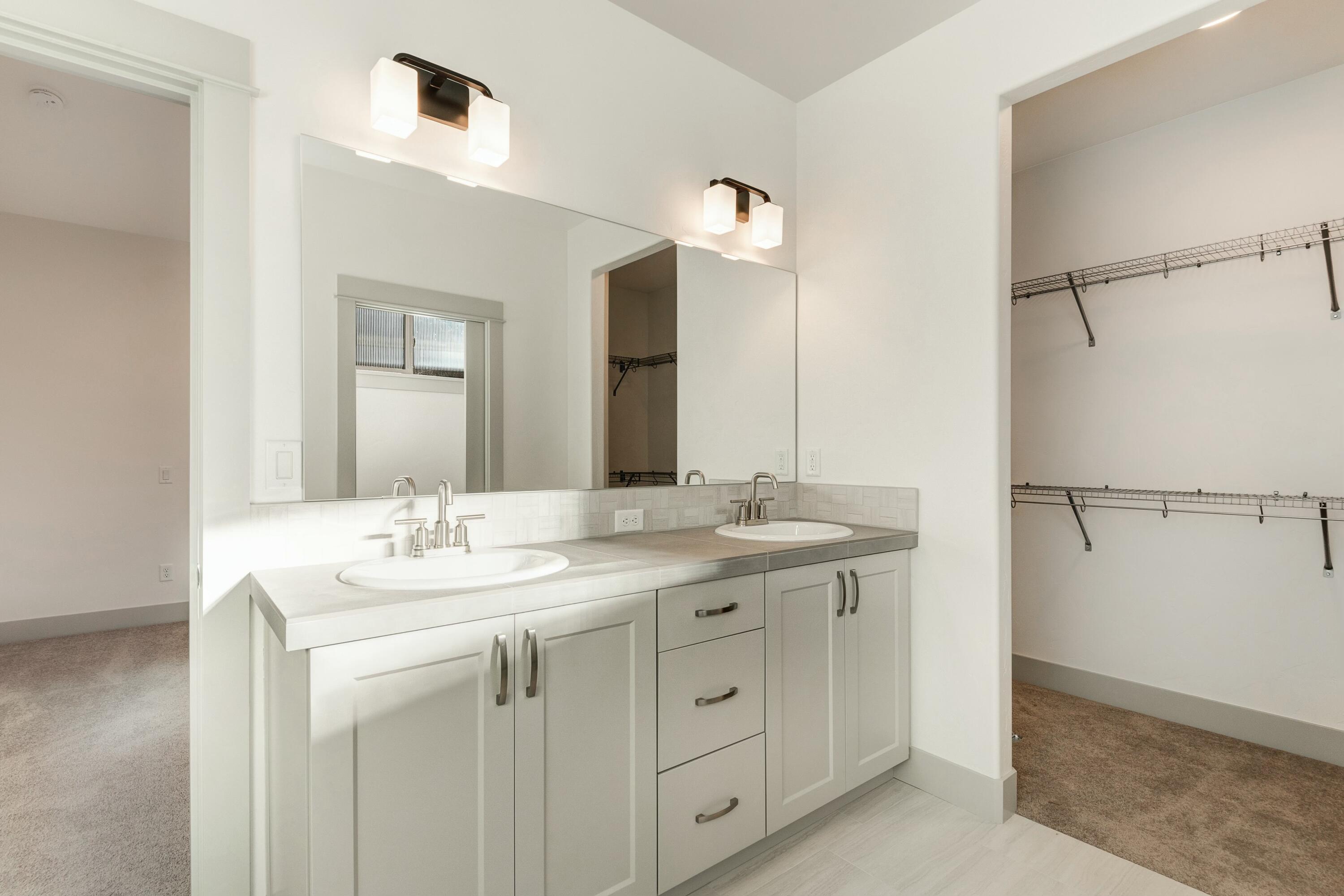 Saddle Ridge - Residential