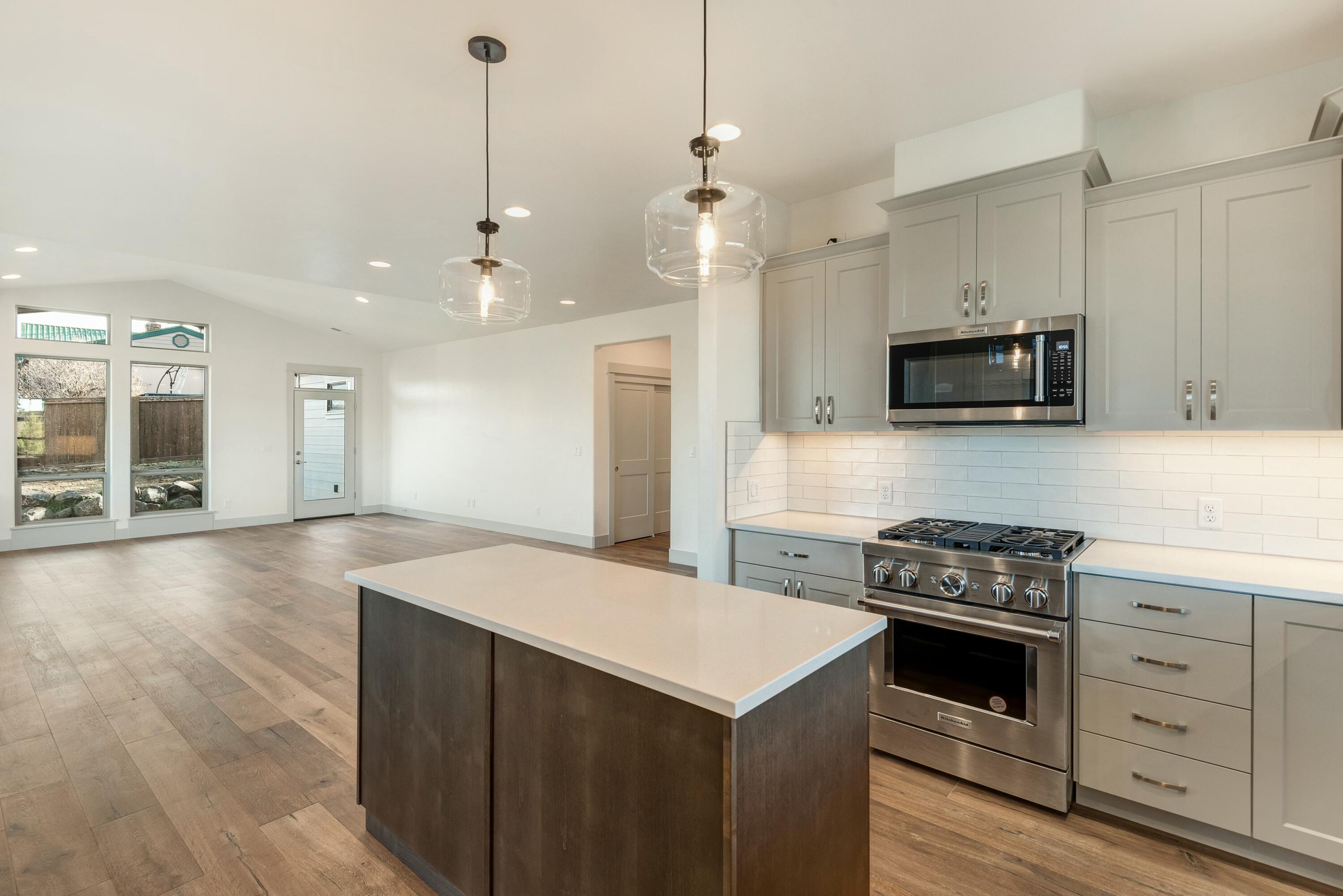 Saddle Ridge - Residential