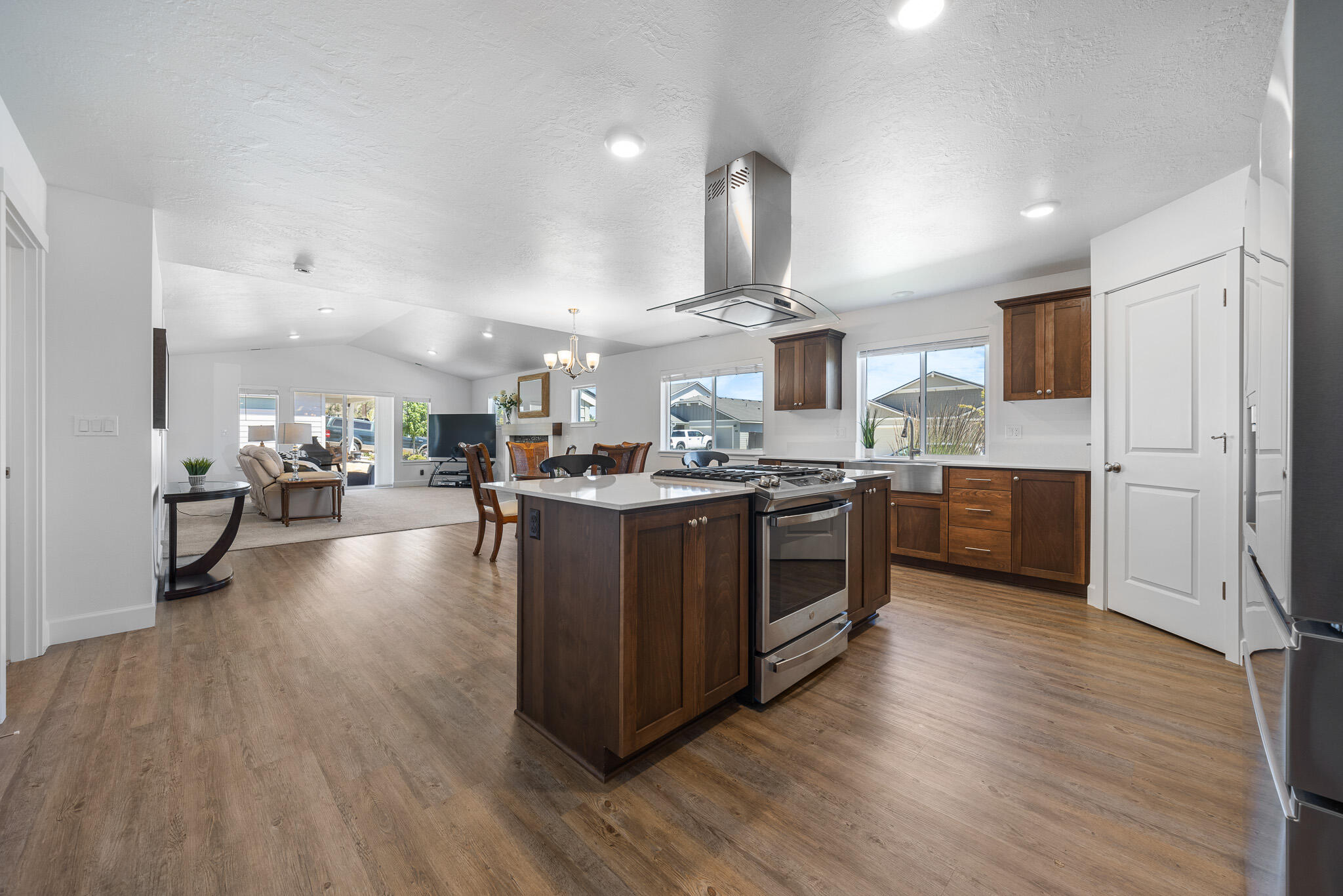 1055 NW Varnish Lane
