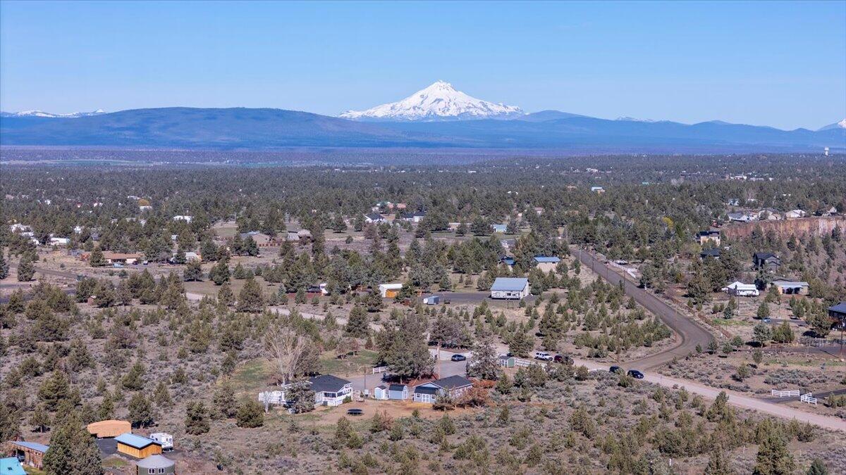 5200 NW Antelope Drive